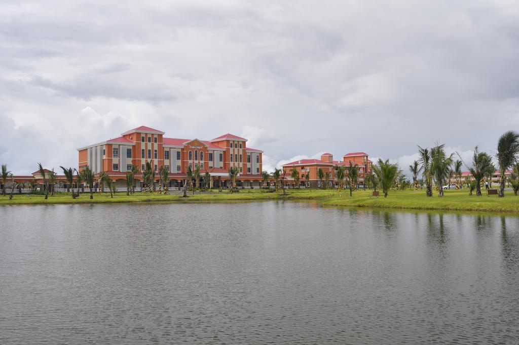Golden Peacock Resort Hotel Beira Extérieur photo