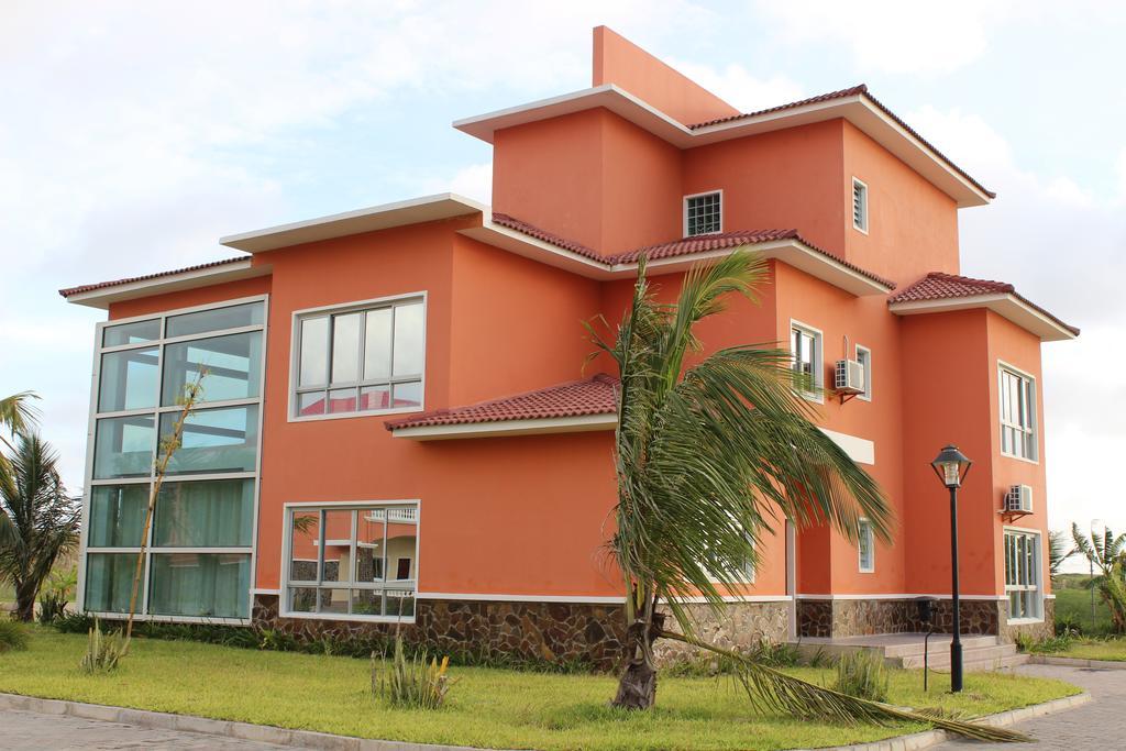 Golden Peacock Resort Hotel Beira Chambre photo