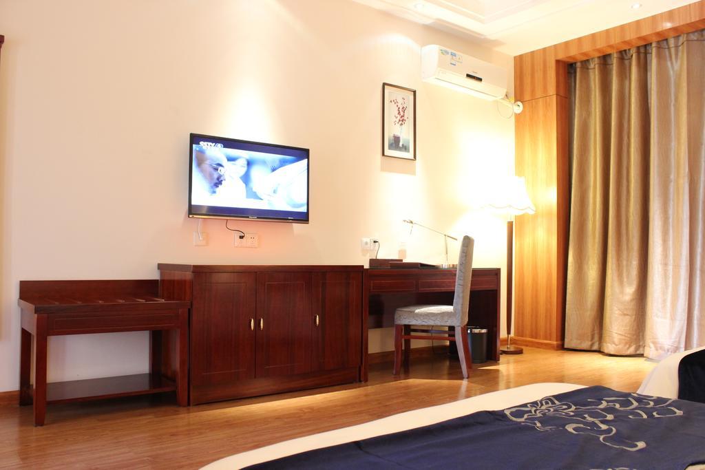 Golden Peacock Resort Hotel Beira Chambre photo
