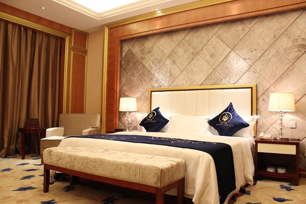 Golden Peacock Resort Hotel Beira Chambre photo