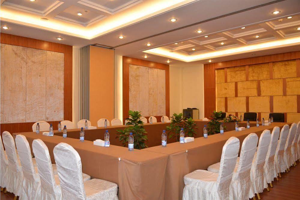 Golden Peacock Resort Hotel Beira Extérieur photo