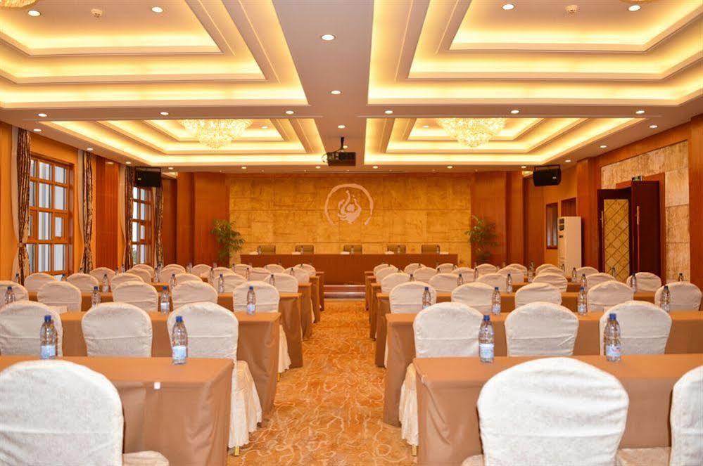 Golden Peacock Resort Hotel Beira Extérieur photo