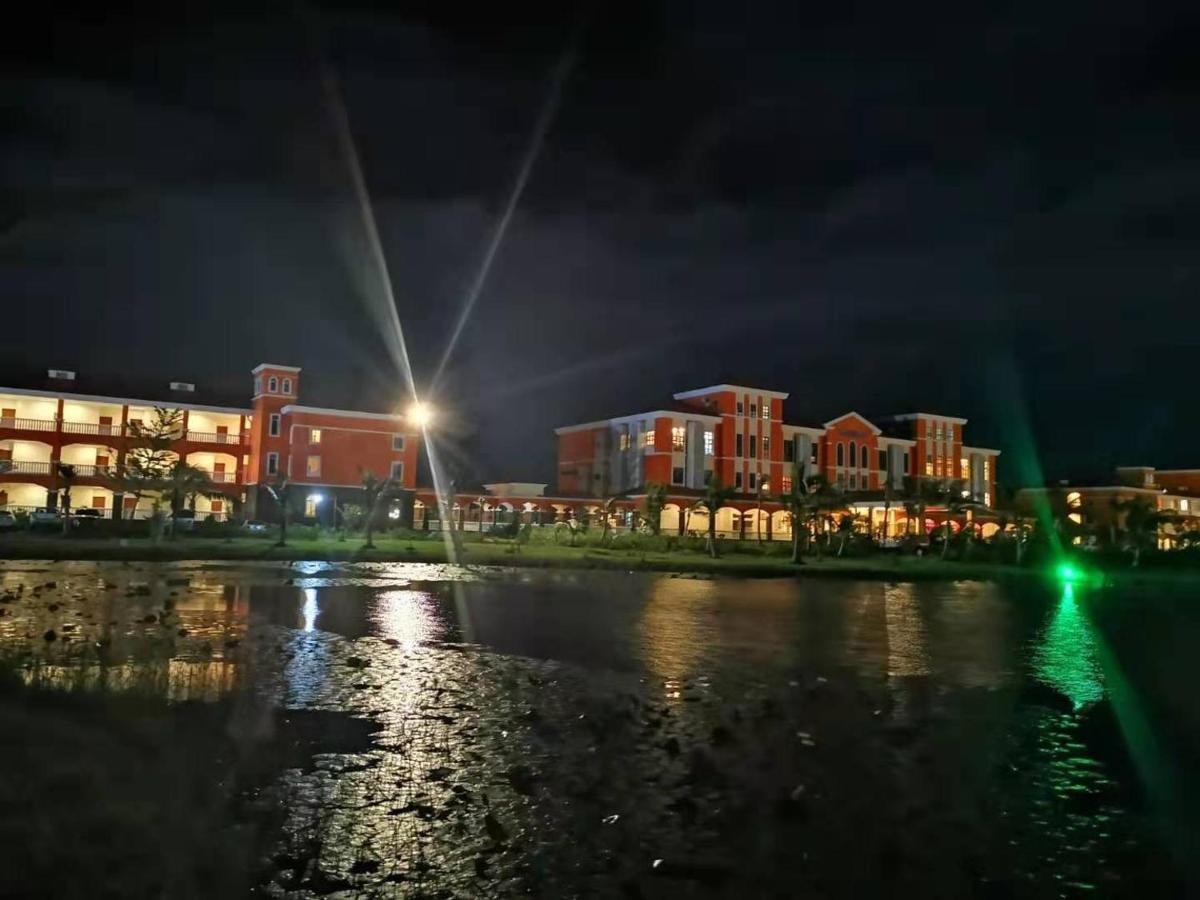 Golden Peacock Resort Hotel Beira Extérieur photo
